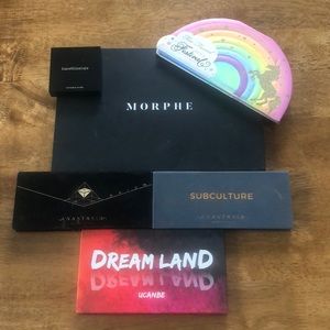 Large eyeshadow palette bundle